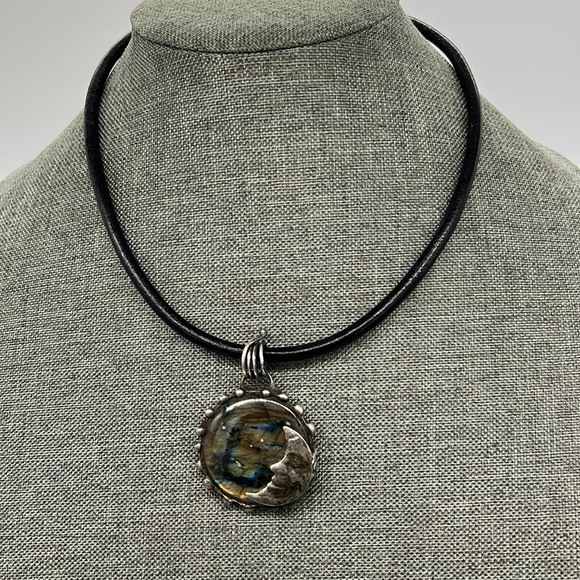 Labradorite and the moon choker - Picture 4 of 6